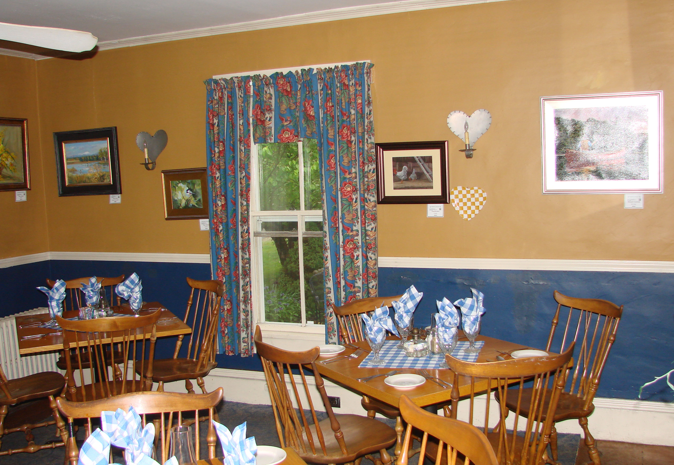 Surroundings Art Gallery Describes the type of art available